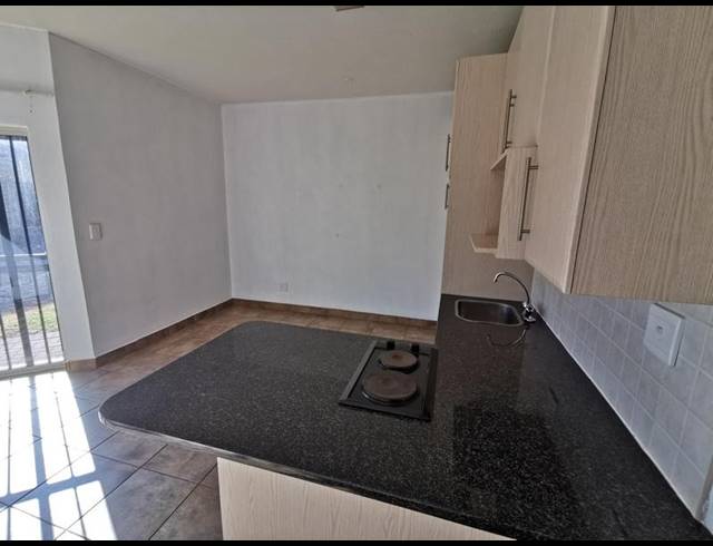 1 BEDROOM PROPERTY TO RENT IN DASSIE RAND